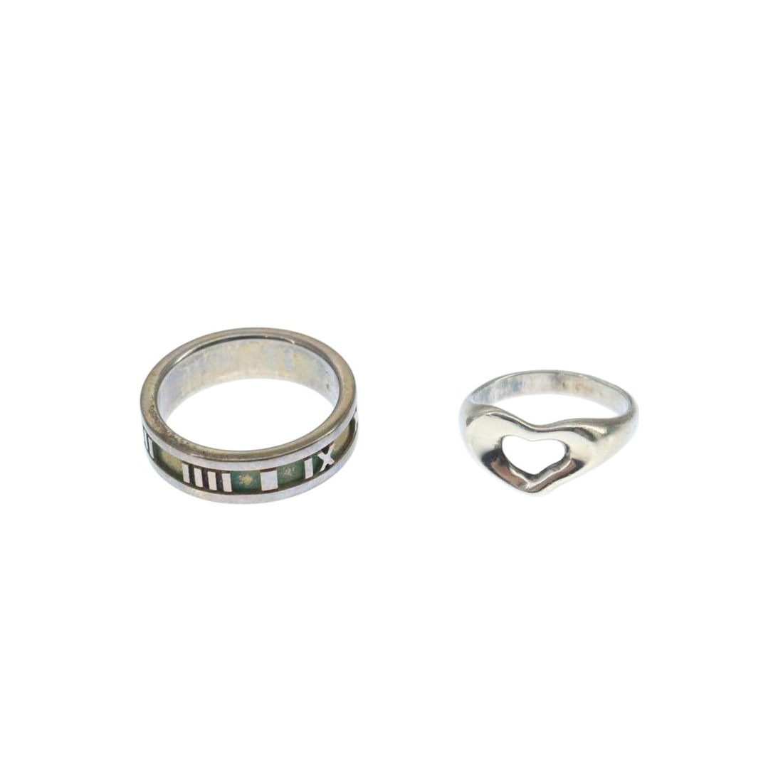 Tiffany & Co. Ag925 Silver Ring Set 2 Pieces Authentic: Tiffany & Co. Ag925 Silver Ring Set 2 Pieces Authentic This exquisite ring from TIFFANY&Co. is crafted in sterling silver, showcasing the brand's commitment to elegance and quality. The ring features