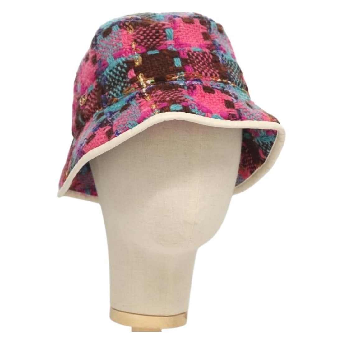 GUCCI GG Marmont Pink Bucket Hat Cotton Made in Italy: GUCCI GG Marmont Pink Bucket Hat Cotton Made in Italy Elevate your accessory collection with this authentic GUCCI GG Marmont Bucket Hat in a lovely shade of pink. Crafted from high-quality cotton in I