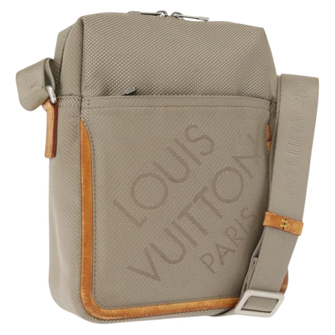 Damier Geant Canvas Sitadan Beige Shoulder Bag M93041 by Louis Vuitton: Damier Geant Canvas Sitadan Beige Shoulder Bag M93041 by Louis Vuitton This is a LOUIS VUITTON Damier Geant Sitadan shoulder bag in beige and sabre tones, crafted from durable Damier Geant canvas. The