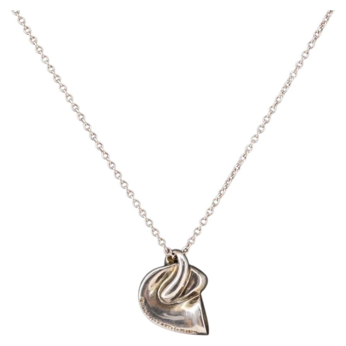 Tiffany & Co. Horn Necklace 925 Silver Authentic: Tiffany & Co. Horn Necklace 925 Silver Authentic This exquisite Tiffany & Co. horn necklace showcases a classic design crafted from high-quality Ag925 silver. With a total length of approximately 40 c