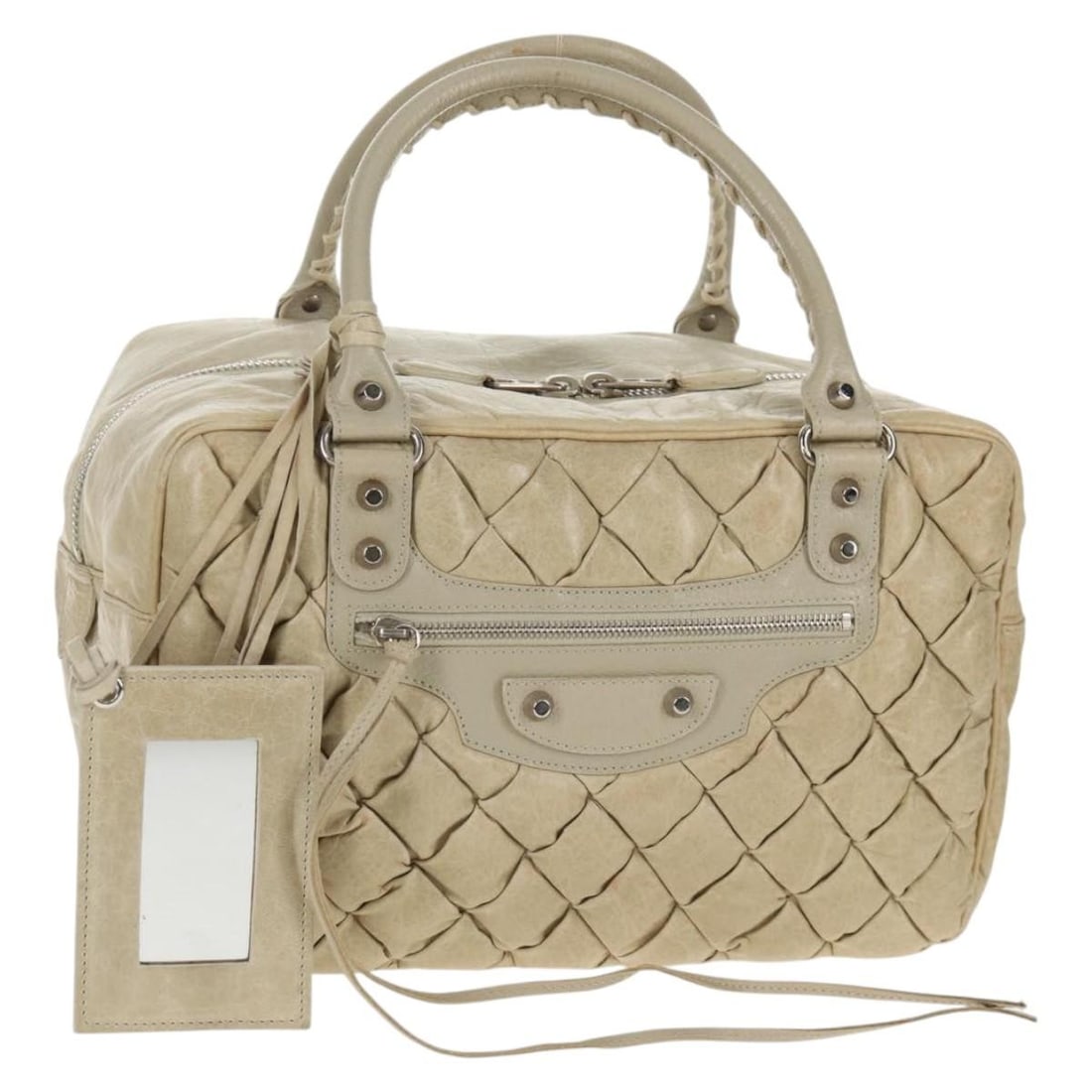 BALENCIAGA Matelasse Hand Bag Leather Beige Silver 168031 Authentic Italy: BALENCIAGA Matelasse Hand Bag Leather Beige Silver 168031 Authentic Italy Discover the elegance of the BALENCIAGA Matelasse Hand Bag, a luxurious accessory crafted in Italy from high-quality leather.