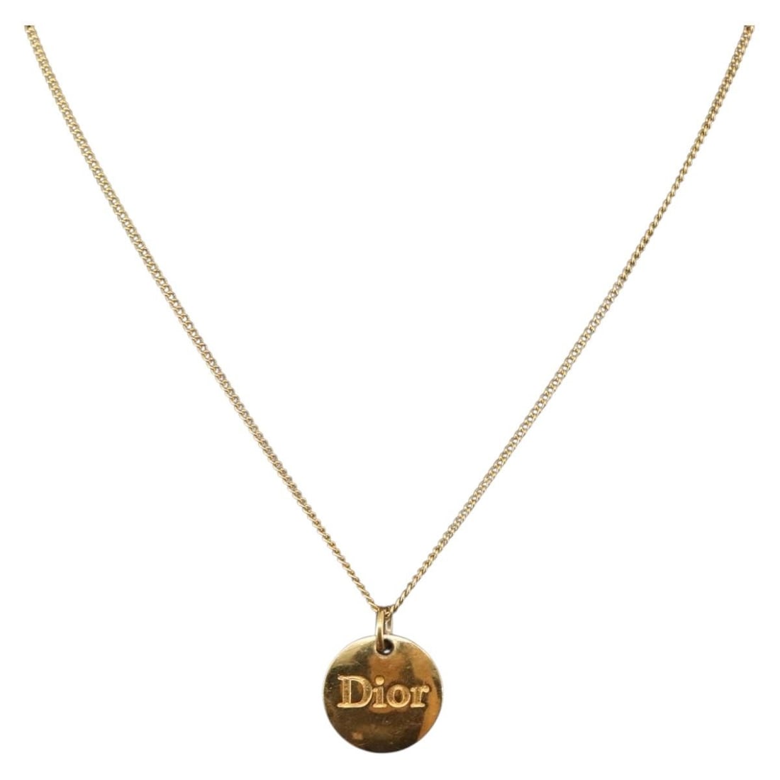Christian Dior Gold Metal Necklace Authentic 144689: Christian Dior Gold Metal Necklace Authentic 144689 This elegant Christian Dior necklace showcases a stunning gold metal finish, perfect for adding a touch of luxury to any outfit. With a total length