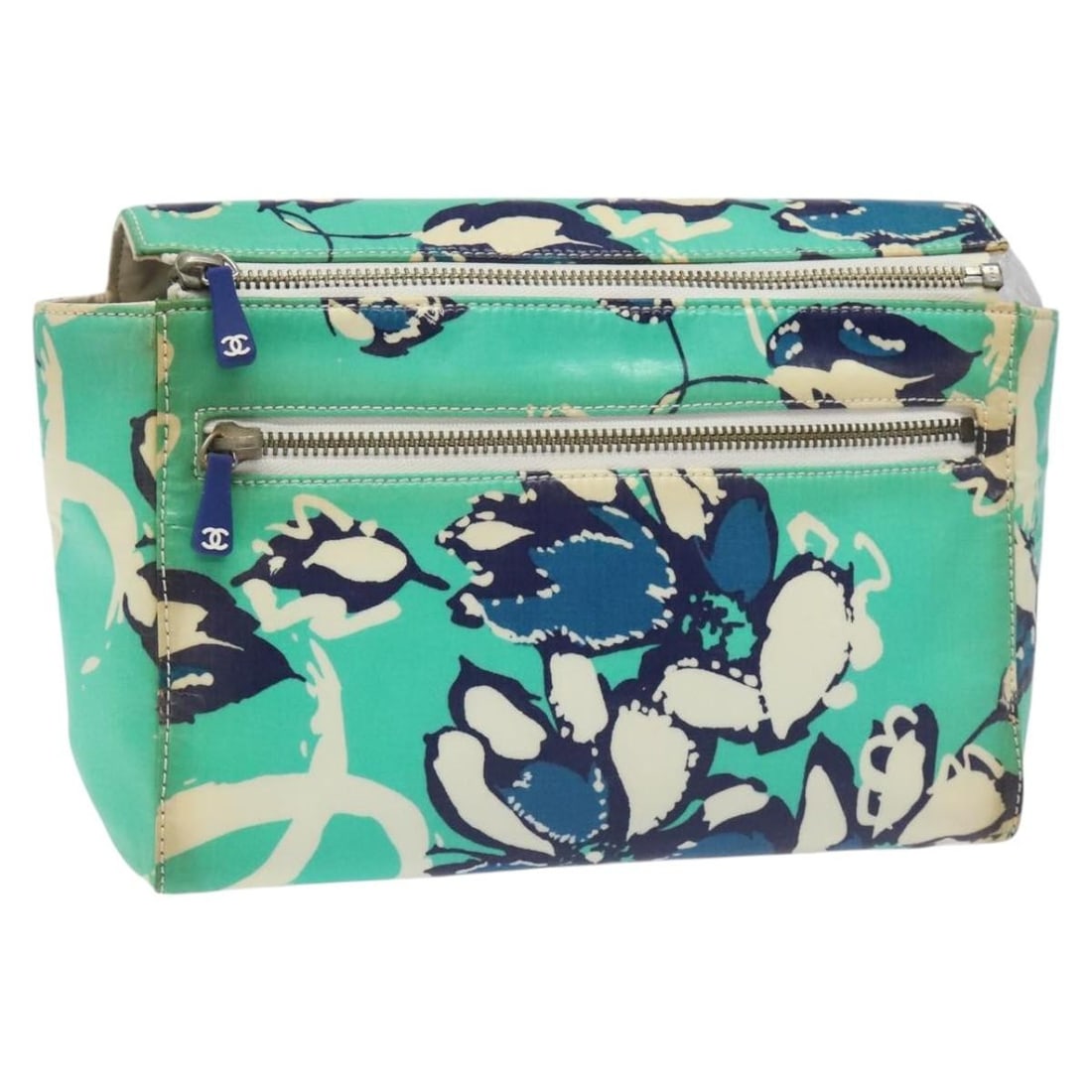 CHANEL Green Blue Silver Coated Canvas Clutch Bag Authentic: CHANEL Green Blue Silver Coated Canvas Clutch Bag Authentic Presenting a stylish CHANEL Clutch Bag, expertly crafted in Italy from durable coated canvas. This eye-catching accessory showcases a unique