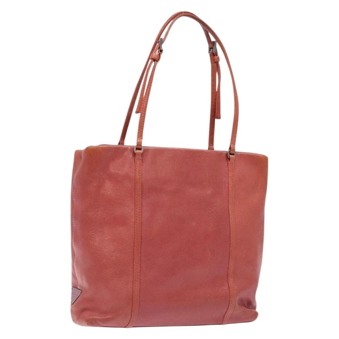 Authentic PRADA Pink Silver Leather Hand Bag 139448 Italy: Authentic PRADA Pink Silver Leather Hand Bag 139448 Italy This authentic PRADA hand bag showcases a stylish pink and silver leather exterior, combining elegance with practicality. Crafted in Italy, th