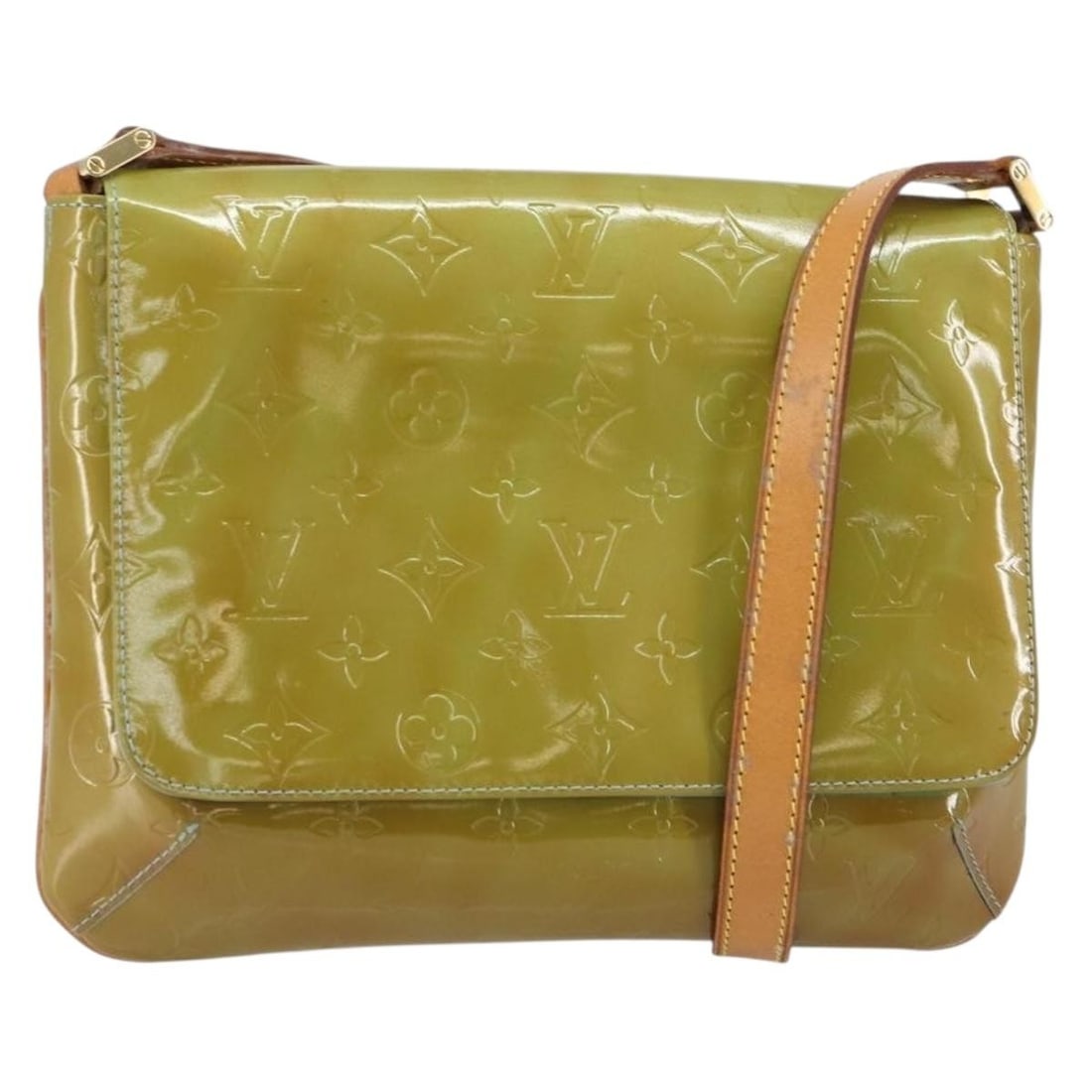 Louis Vuitton Thompson Street Vernis Baby Blue Patent Leather Shoulder Bag M91009: Louis Vuitton Thompson Street Vernis Baby Blue Patent Leather Shoulder Bag M91009 This Louis Vuitton Monogram Vernis Thompson Street shoulder bag features a baby blue patent leather exterior with a st