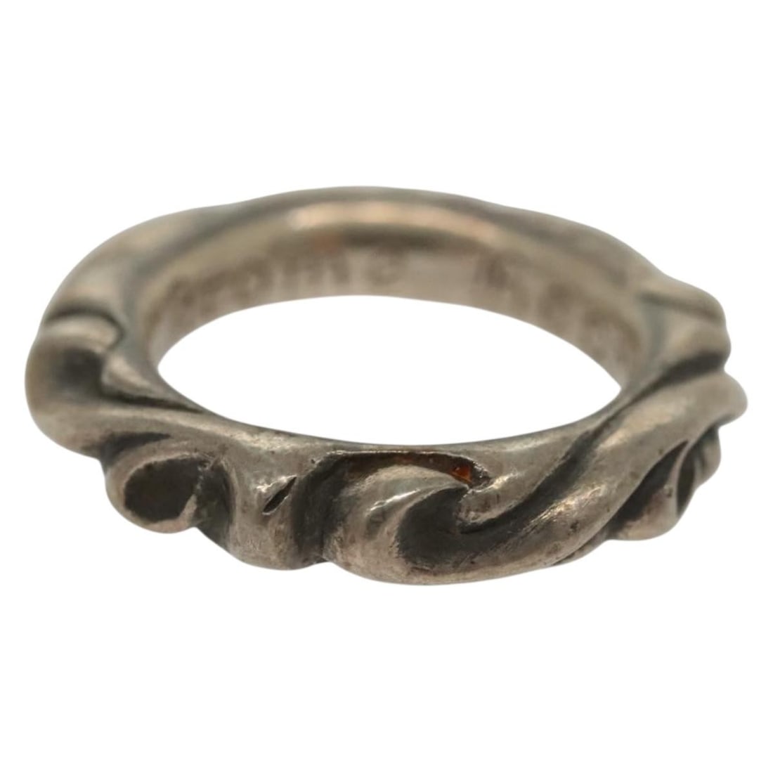 Chrome Hearts Scroll Band Ring Ag925 Silver Authentic 138890M: Chrome Hearts Scroll Band Ring Ag925 Silver Authentic 138890M This Chrome Hearts Scroll Band Ring is crafted from Ag925 silver, showcasing a classic design ideal for any jewelry collection. The ring f