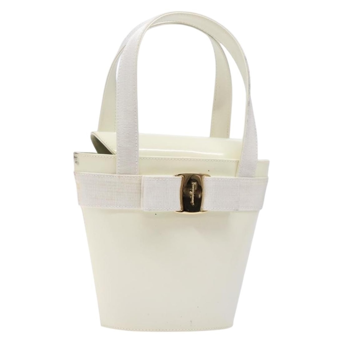 Salvatore Ferragamo Vala Enamel Hand Bag White Gold Auth BA216161: Salvatore Ferragamo Vala Enamel Hand Bag White Gold Auth BA216161 Elevate your style with the Salvatore Ferragamo Vala Hand Bag, an exquisite accessory crafted in Italy. This elegant handbag features