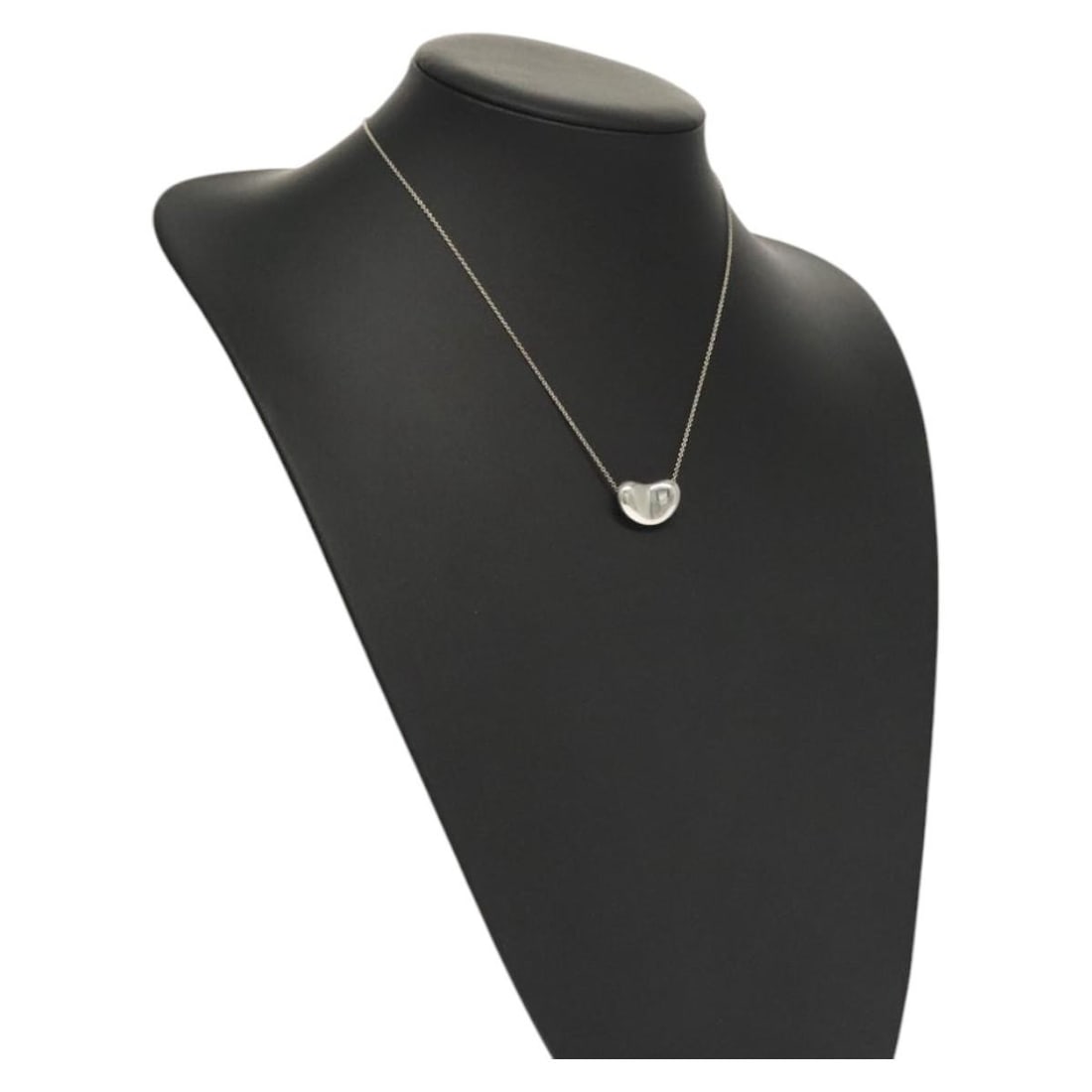 TIFFANY&Co. Bean Necklace Sterling Silver Authentic AM8149: TIFFANY&Co. Bean Necklace Sterling Silver Authentic AM8149 This Tiffany & Co. Bean Necklace is crafted from high-quality Ag925 silver, showcasing timeless elegance in its design. With an approximate t