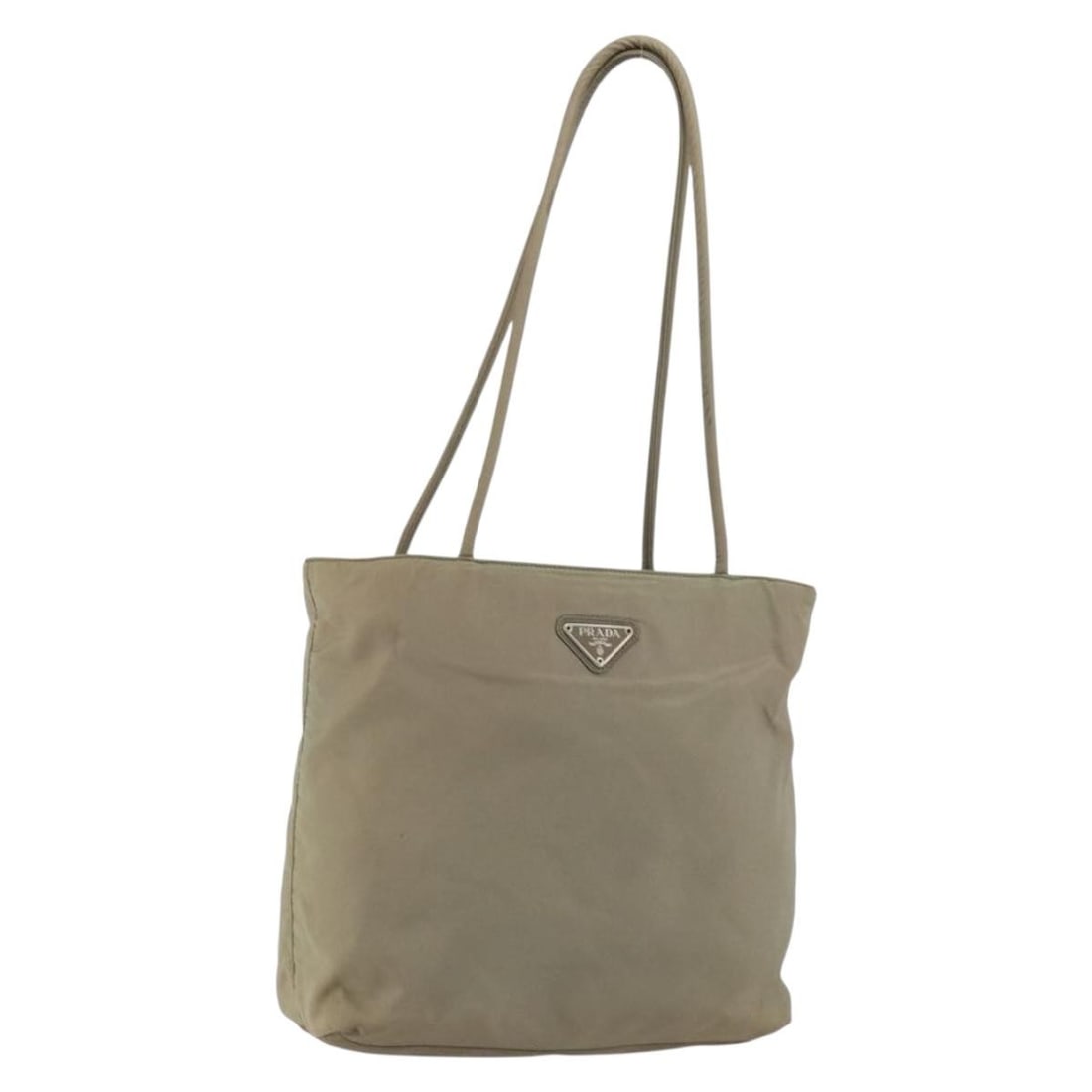 PRADA Gray Nylon Tote Bag Italy Auth 148395: PRADA Gray Nylon Tote Bag Italy Auth 148395 This PRADA tote bag exudes a timeless elegance, crafted from durable gray nylon with a stylish design. The tote features a spacious interior, making it perf