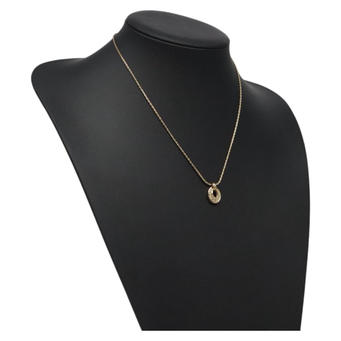 Christian Dior Gold Metal Necklace Authentic 43.5cm Statement Piece: Christian Dior Gold Metal Necklace Authentic 43.5cm Statement Piece This exquisite Christian Dior necklace is crafted from high-quality metal, featuring a stunning gold color that adds a touch of eleg