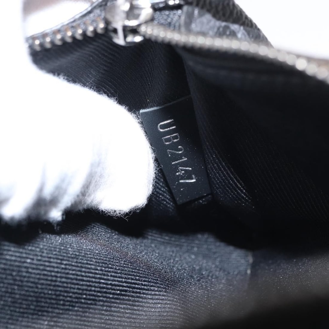 LOUIS VUITTON Monogram Eclipse iPhone Case M64433 Auth - 11