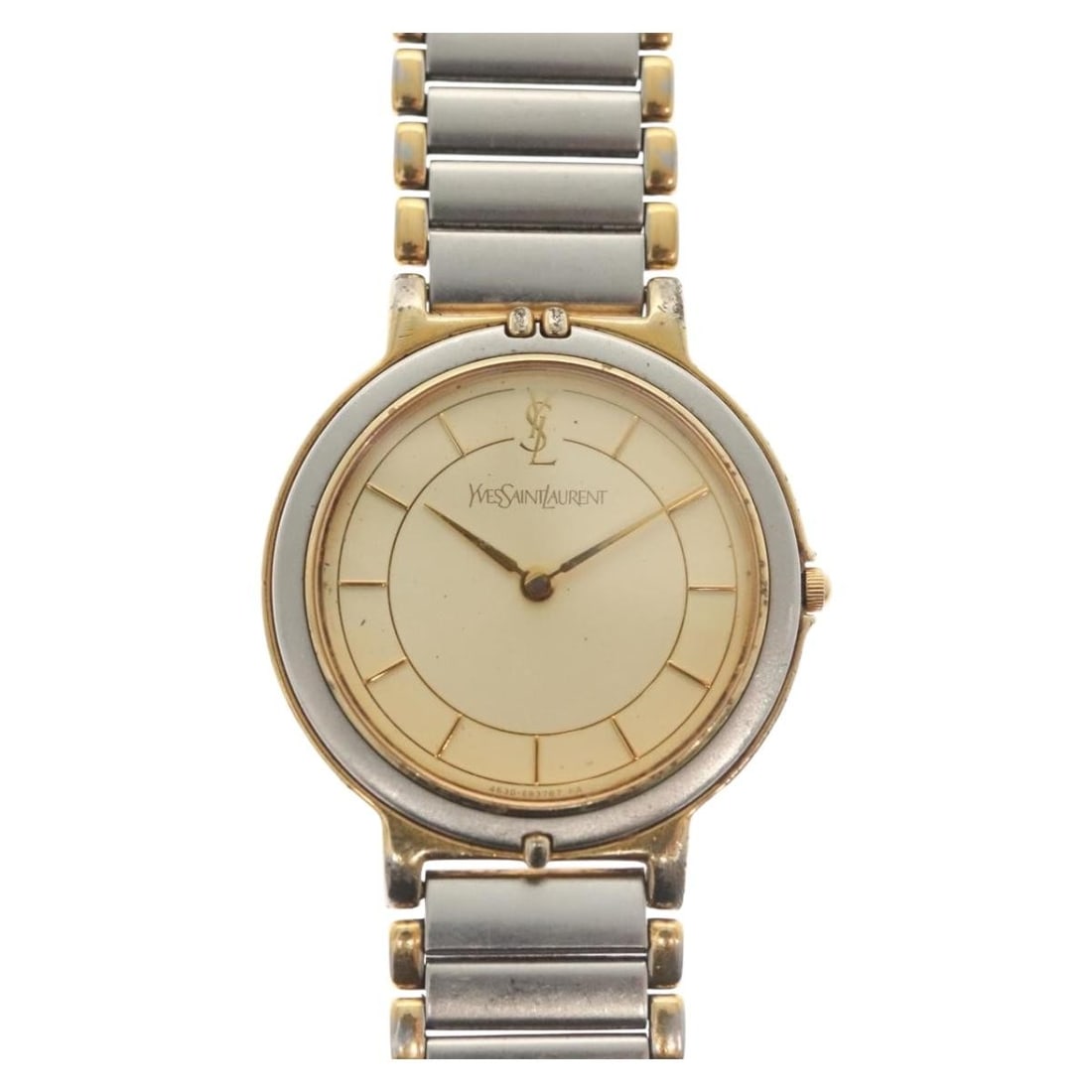 SAINT LAURENT Silver Metal Wristwatch Japan Auth yk19419: SAINT LAURENT Silver Metal Wristwatch Japan Auth yk19419 This Saint Laurent wristwatch showcases a sleek silver metal design, embodying elegance and style. Crafted in Japan, it features a case dimensi