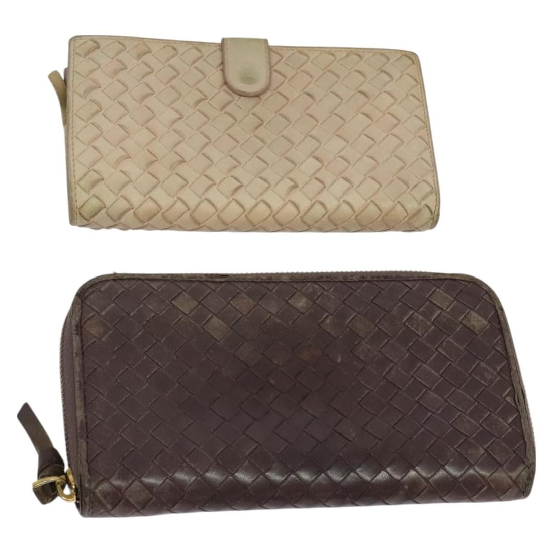 Bottega Veneta Intrecciato Leather Wallet Set Beige Brown Authentic: Bottega Veneta Intrecciato Leather Wallet Set Beige Brown Authentic This Bottega Veneta Intrecciato wallet showcases exquisite Italian craftsmanship. Constructed from high-quality leather, it features