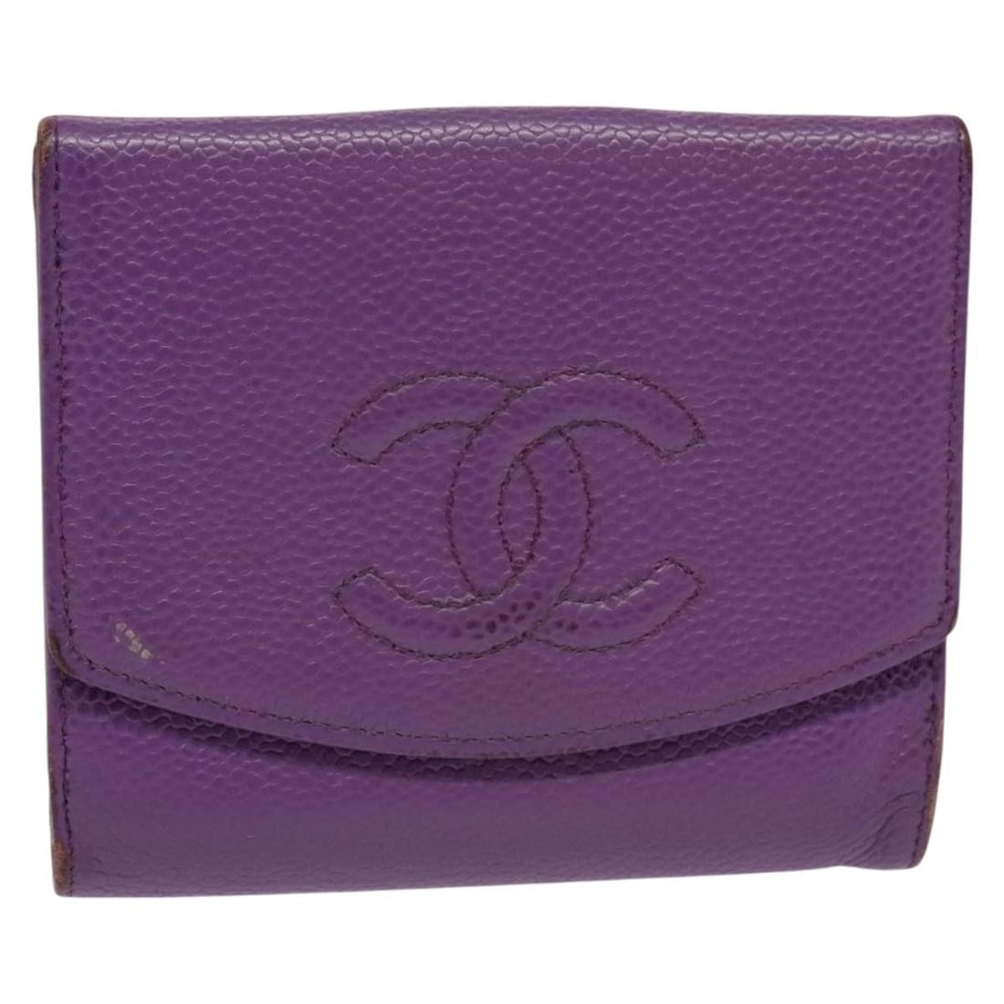 CHANEL COCO Mark Wallet Purple Gold Caviar Skin Auth 131984: CHANEL COCO Mark Wallet Purple Gold Caviar Skin Auth 131984 This CHANEL COCO Mark Wallet is crafted from luxurious grained caviar skin in an elegant purple and gold color combination. Designed for bot