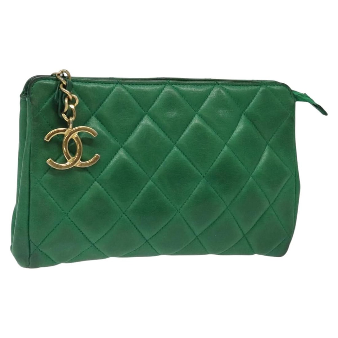CHANEL Matelasse Green Gold Leather Pouch Authenticated: CHANEL Matelasse Green Gold Leather Pouch Authenticated This CHANEL Matelasse Pouch is a stylish accessory crafted from premium leather, featuring a striking green and gold color combination. Measurin