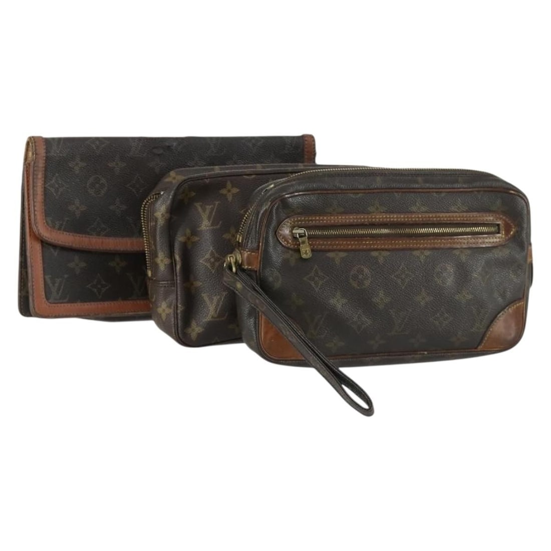 Set of 3 Louis Vuitton Monogram Canvas Clutch Bags from France: Set of 3 Louis Vuitton Monogram Canvas Clutch Bags from France This is a set of three Louis Vuitton Monogram clutch bags crafted from signature monogram canvas. Made in France, these items are heavily