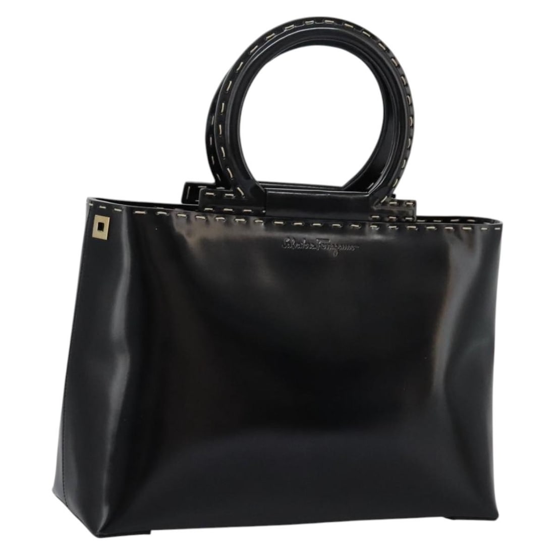 Salvatore Ferragamo Gancini Black Patent Leather 2-Way Hand Bag Authentic: Salvatore Ferragamo Gancini Black Patent Leather 2-Way Hand Bag Authentic Introducing the Salvatore Ferragamo Gancini Hand Bag, a sophisticated accessory crafted from premium patent leather in a class
