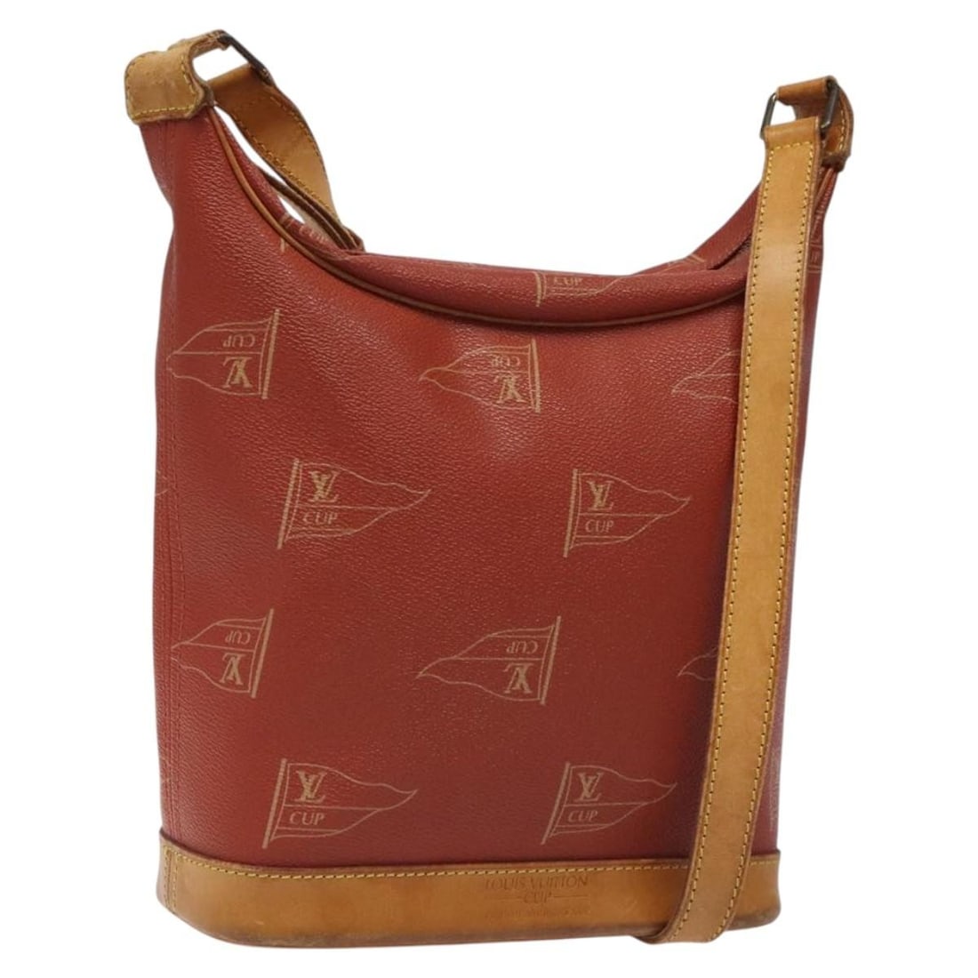 Louis Vuitton Cup Le Touquet Red Shoulder Bag M80027 Auth: Louis Vuitton Cup Le Touquet Red Shoulder Bag M80027 Auth Introducing the Louis Vuitton Cup Le Touquet Shoulder Bag in a striking red hue, crafted from durable Louis Vuitton Cup Canvas. This stylish s