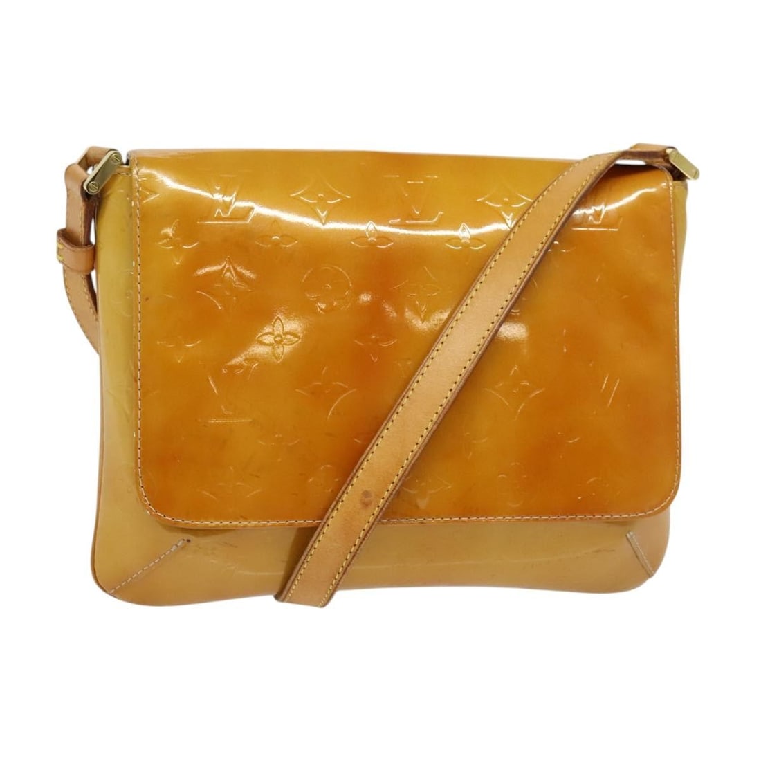 LOUIS VUITTON Monogram Vernis Thompson Street Bag Beige M91301 France: LOUIS VUITTON Monogram Vernis Thompson Street Bag Beige M91301 France Elevate your style with the LOUIS VUITTON Monogram Vernis Thompson Street Bag in a sophisticated beige hue. This shoulder bag is c