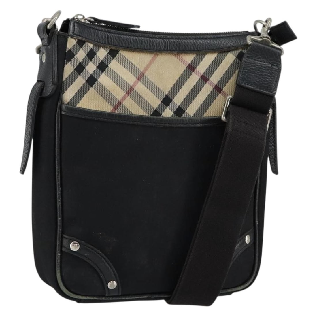 BURBERRY Black Canvas Shoulder Bag Auth BA7705: BURBERRY Black Canvas Shoulder Bag Auth BA7705 This Burberry Shoulder Bag is crafted from durable black canvas, making it a stylish yet practical accessory. Designed for versatility, it features a spa