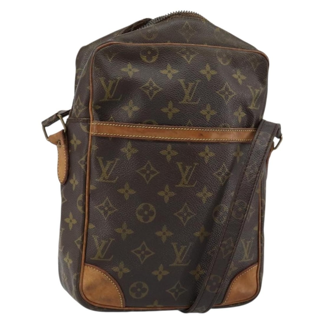 LOUIS VUITTON Monogram DanubeMM Shoulder Bag M45264 Authentic: LOUIS VUITTON Monogram DanubeMM Shoulder Bag M45264 Authentic This authentic LOUIS VUITTON Monogram DanubeMM Shoulder Bag is a stylish accessory, crafted from premium Monogram Canvas. With its classic