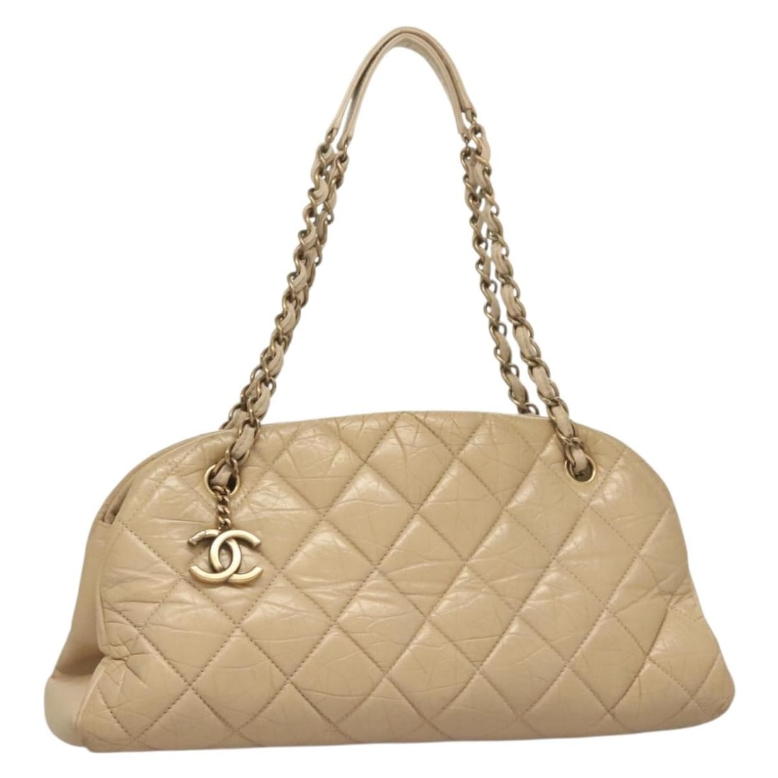CHANEL Beige Leather Chain Tote Bag Made in Italy Auth 131070: CHANEL Beige Leather Chain Tote Bag Made in Italy Auth 131070 This CHANEL Chain Tote Bag is a stylish accessory crafted in Italy from luxurious beige leather. Designed for practicality and elegance, i