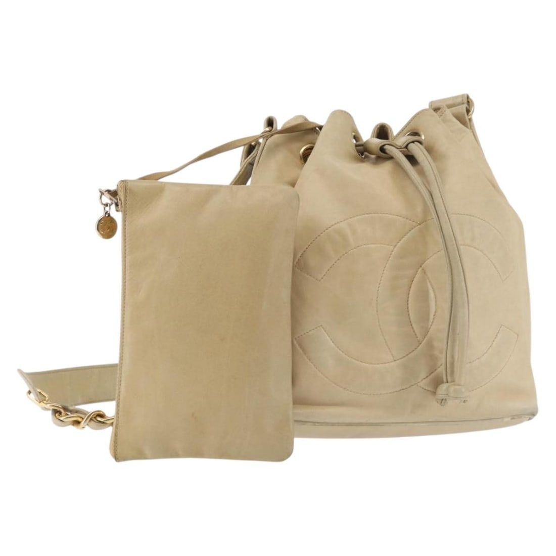 CHANEL Beige Gold Lambskin Shoulder Bag with Chain BA6065: CHANEL Beige Gold Lambskin Shoulder Bag with Chain BA6065 This CHANEL Chain Shoulder Bag is a stunning blend of luxury and style. Crafted from premium lamb skin, it features a chic beige and gold exte