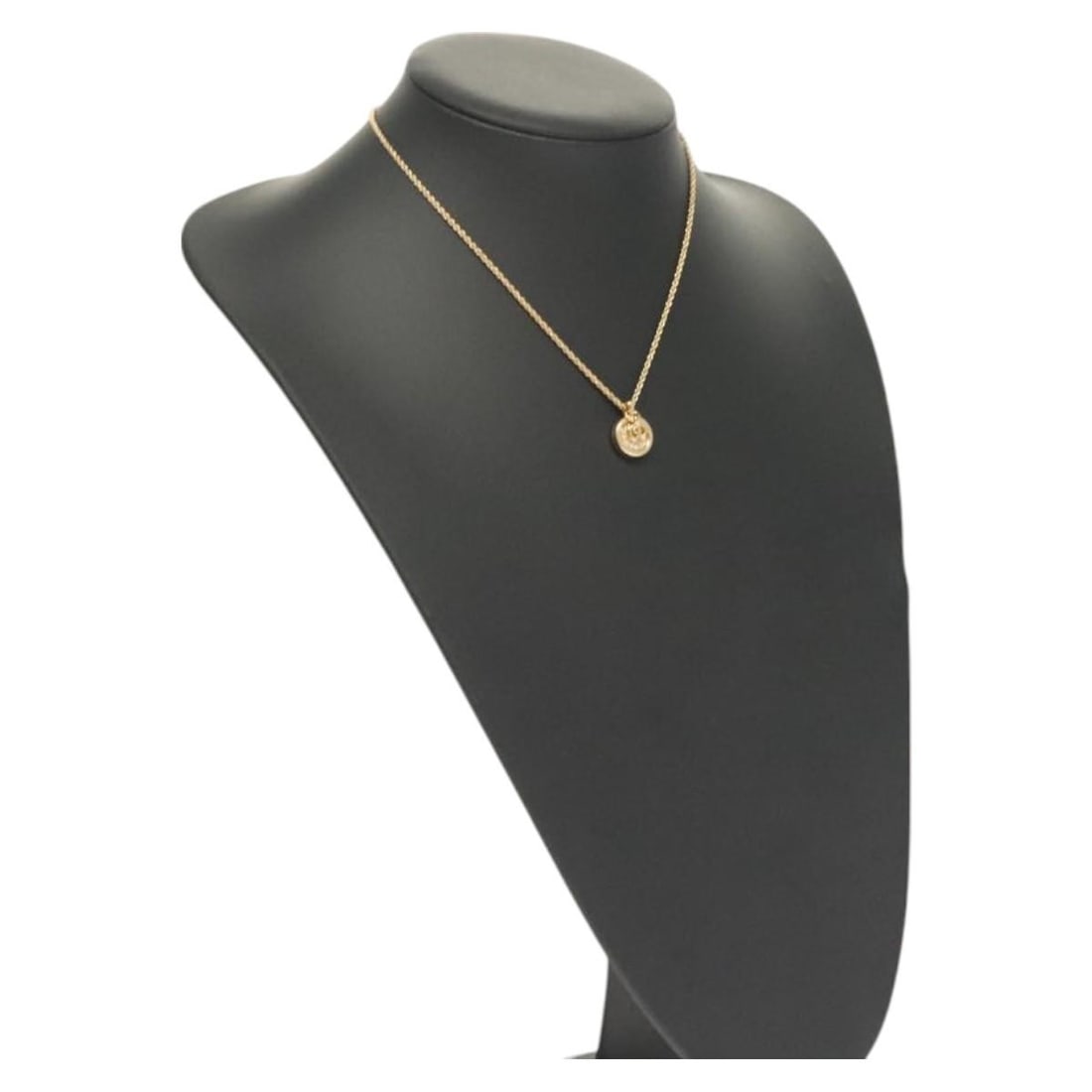 Christian Dior Gold Metal Necklace Authentic 44cm: Christian Dior Gold Metal Necklace Authentic 44cm This stunning Christian Dior necklace showcases a chic design crafted from durable metal in a radiant gold color. With a total length of approximately
