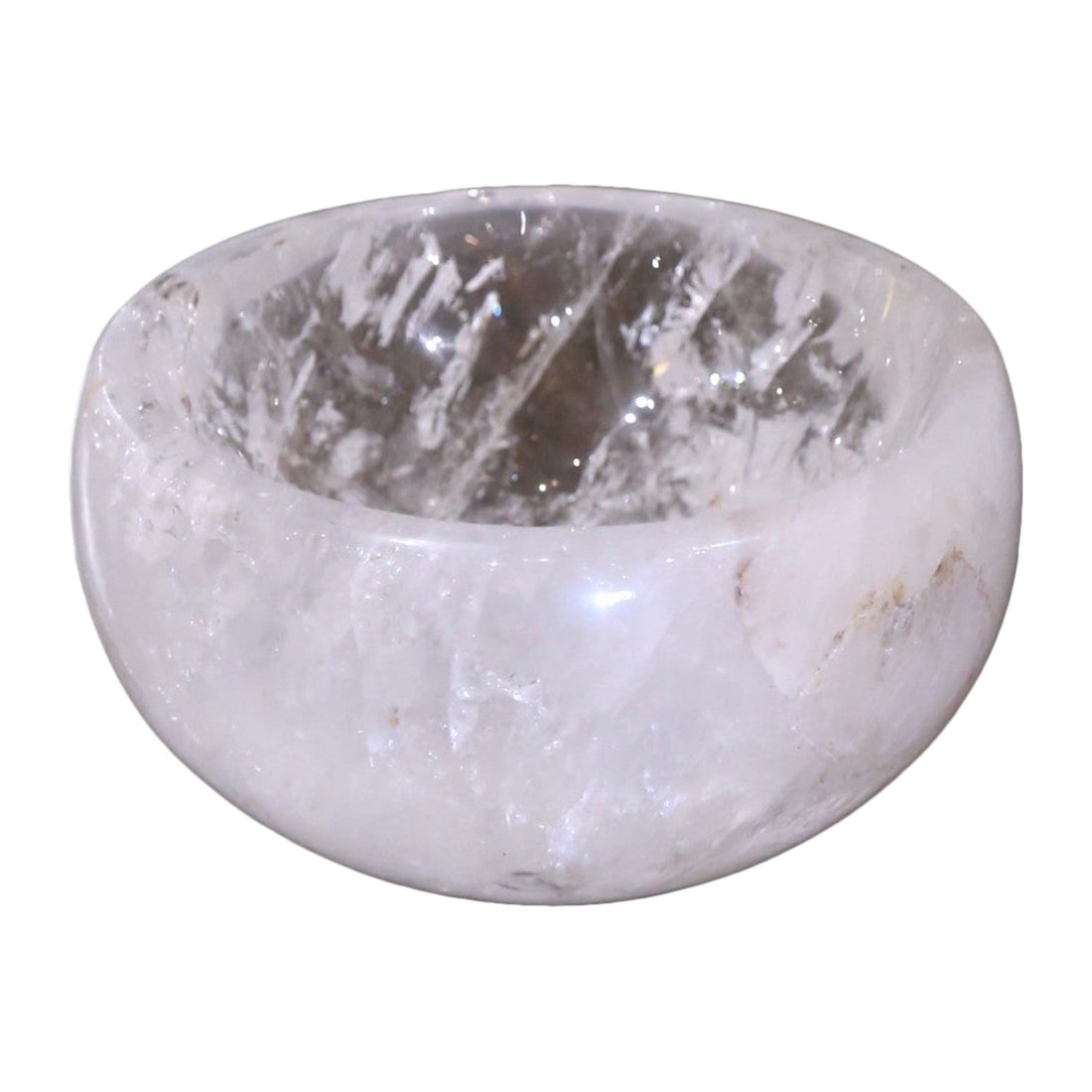 Hand-Carved Rock Crystal Quartz Bowl Decorative Vide-Poche Brazil: Hand-Carved Rock Crystal Quartz Bowl Decorative Vide-Poche Brazil This exquisite hand-carved decorative bowl, made from organic rock crystal quartz, showcases the beauty of natural materials. Crafted