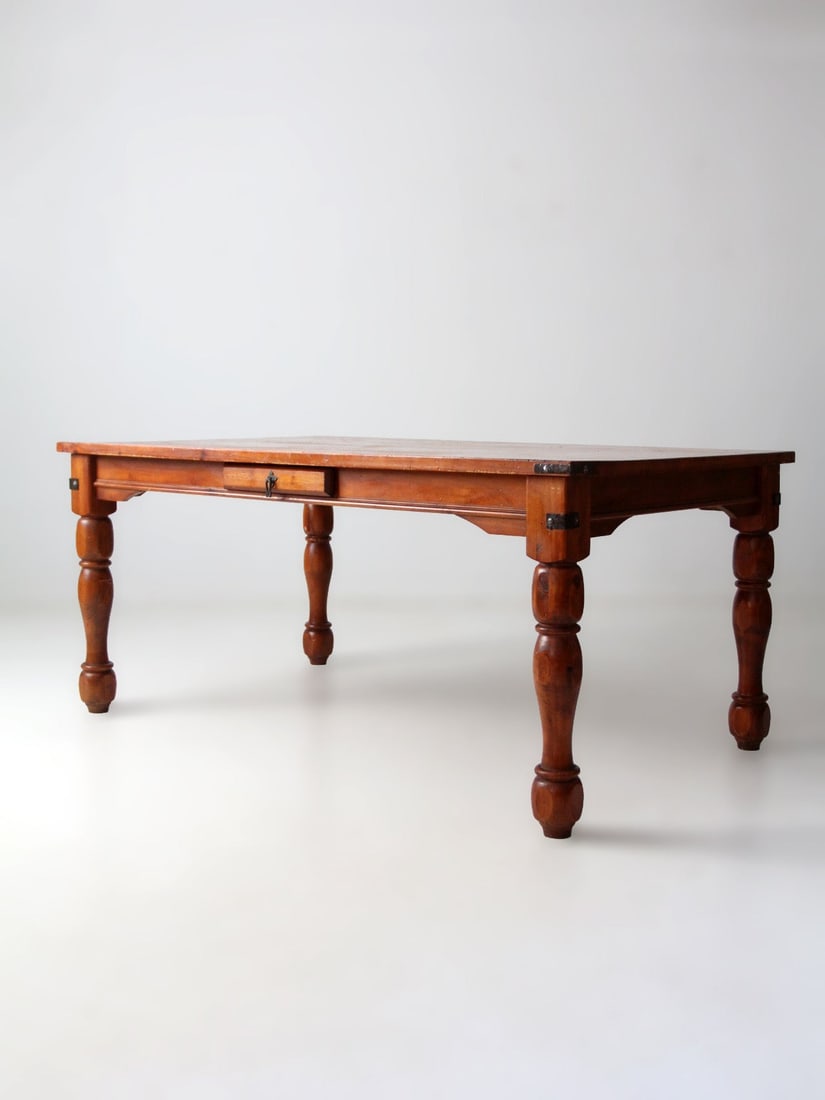 Rectangular Dining Table with Turned Legs and Double End Drawers (1 of 18)