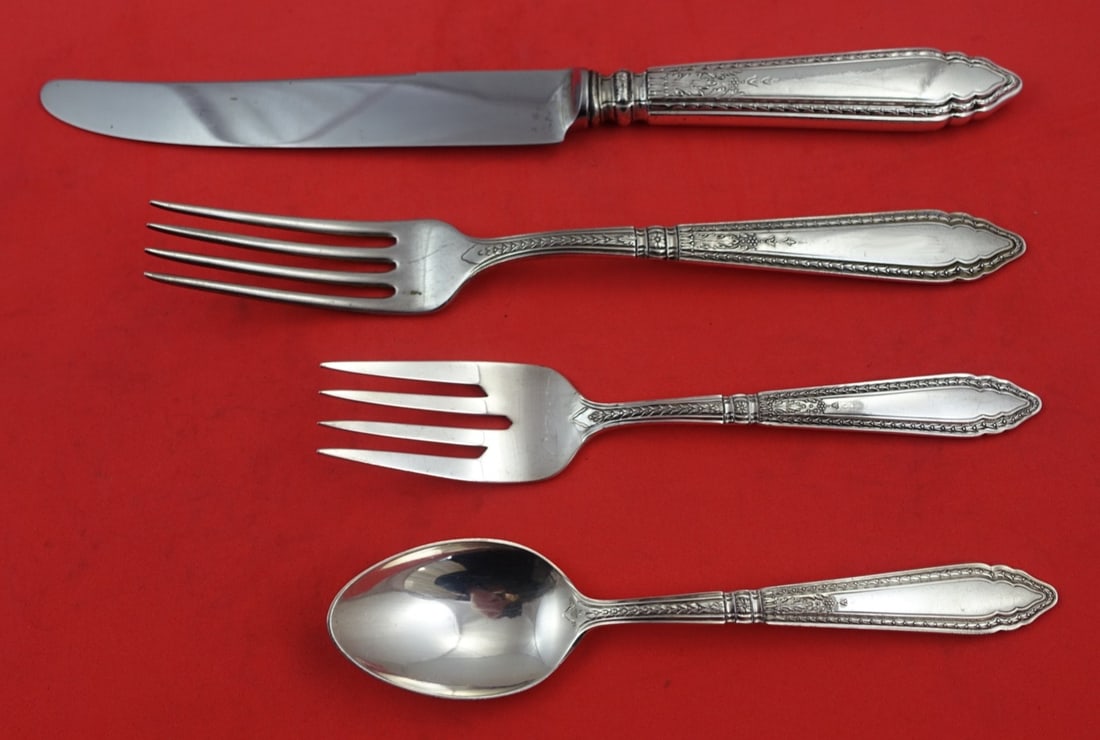 Reed and Barton Oxford Sterling Silver 4-Pc Dinner Setting: Reed and Barton Oxford Sterling Silver 4-Pc Dinner Setting Enhance your dining experience with this exquisite 4-piece dinner setting from the Oxford pattern by Reed and Barton. This elegant set is cra