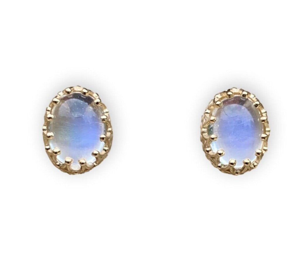 14k Yellow Gold Stud Earrings with Oval Moonstones GIA Certified: 14k Yellow Gold Stud Earrings with Oval Moonstones GIA Certified Elevate your jewelry collection with this stunning pair of 14k yellow gold stud earrings, featuring genuine natural moonstones. Each ea