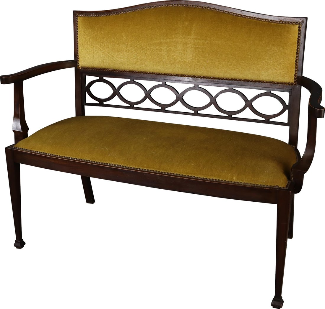 Antique French Settee in Gold Velvet Upholstery 1900s: Antique French Settee in Gold Velvet Upholstery 1900s This elegant 1900s French settee features luxurious gold velvet upholstery that is in great condition, offering a sophisticated touch to any space
