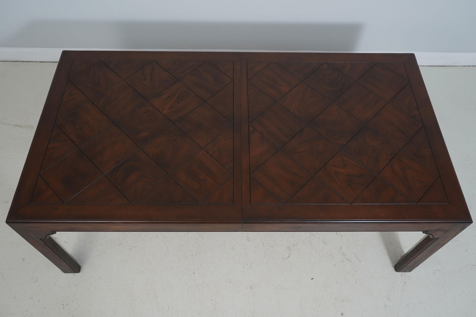 Traditional Solid Oak Dining Table with Two Extension Leaves - 3