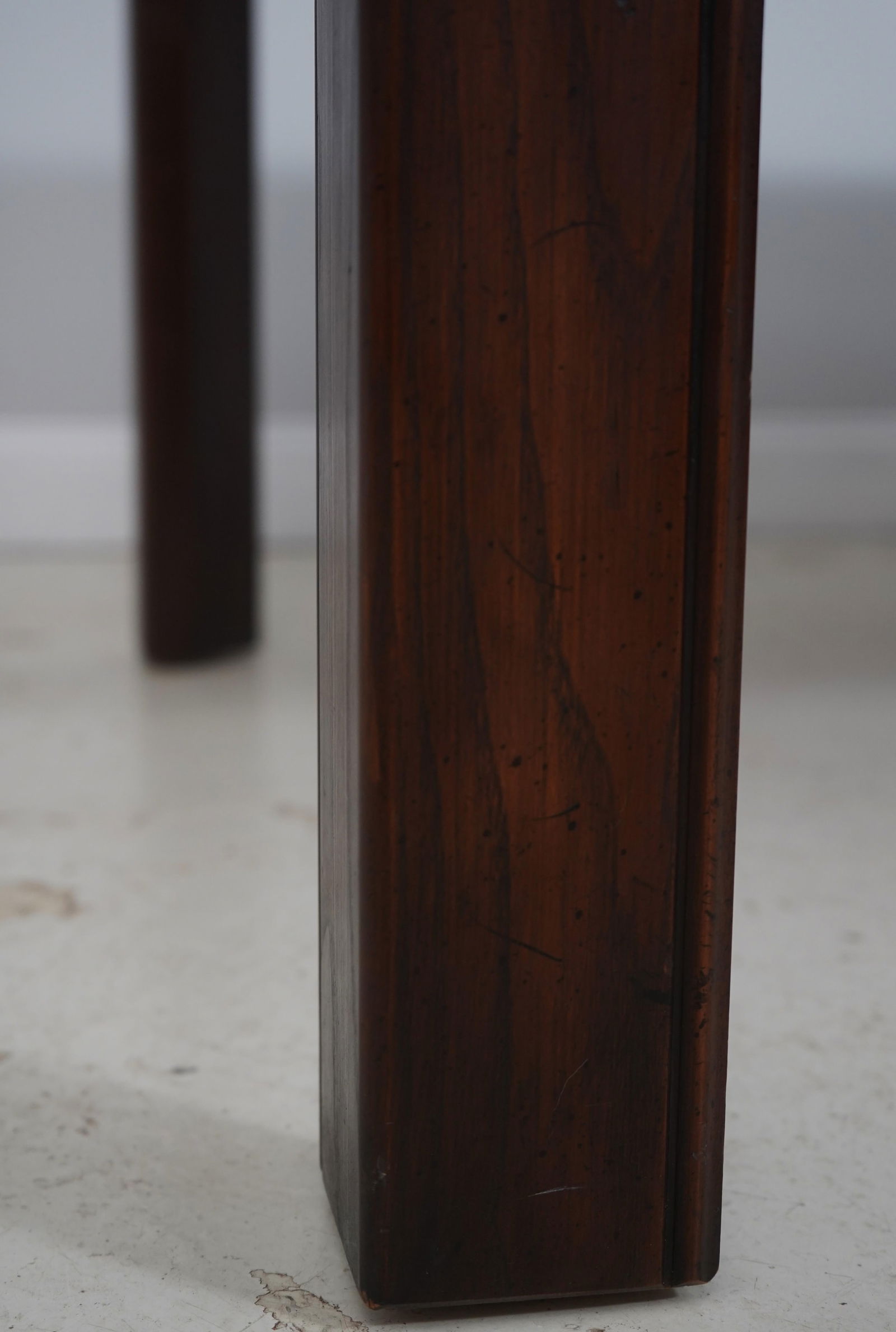 Traditional Solid Oak Dining Table with Two Extension Leaves - 8