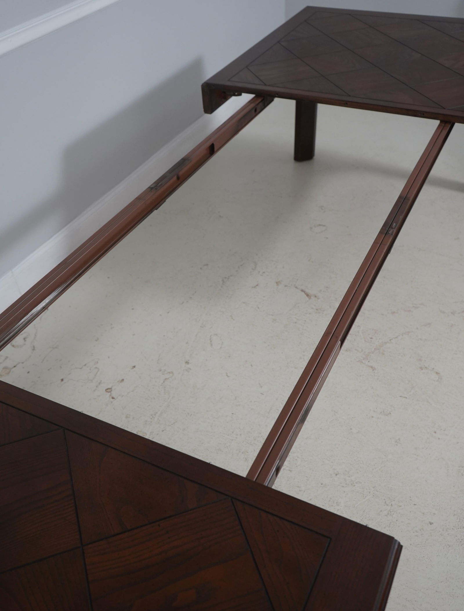 Traditional Solid Oak Dining Table with Two Extension Leaves - 9