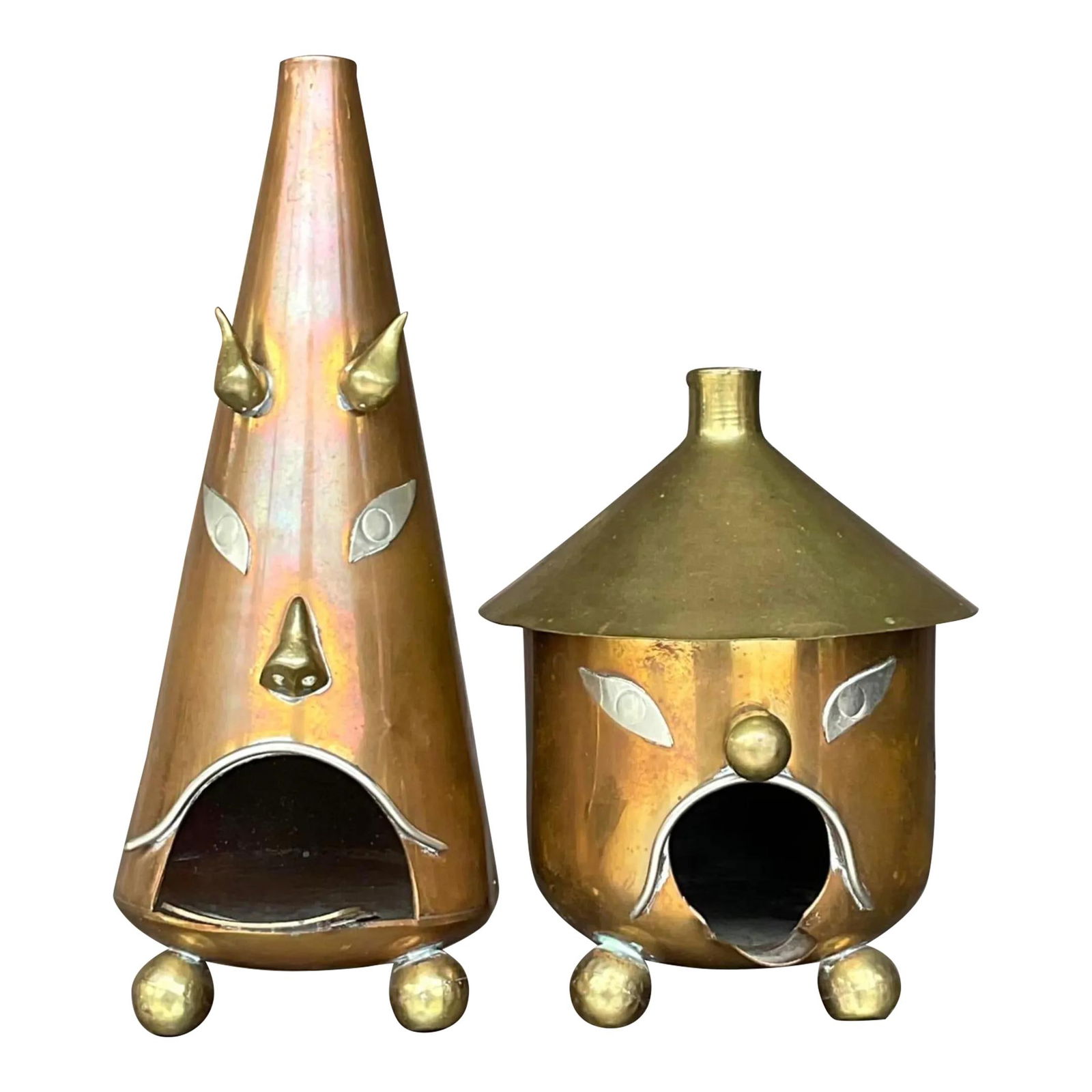 Set of 2 Vintage Boho Copper Tooled Metal Ashtrays: Set of 2 Vintage Boho Copper Tooled Metal Ashtrays Enhance your decor with this charming set of two vintage Boho tooled metal ashtrays. Each piece showcases intricate hand-tooled designs, beautifully