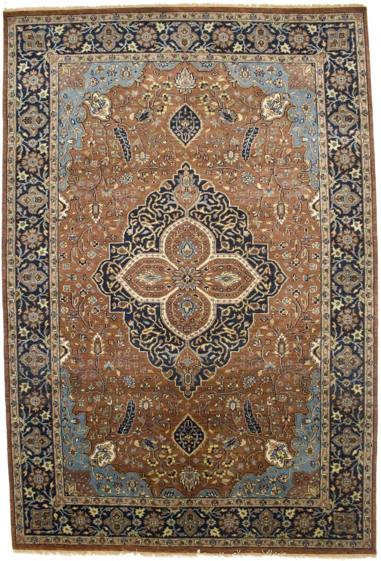 Vintage Rust Serapi Hand-Knotted Area Rug 6'2 x 9'0 Floral Design: Vintage Rust Serapi Hand-Knotted Area Rug 6'2 x 9'0 Floral Design Enhance your living space with this stunning 6'2" x 9'0" hand-knotted Serapi Oriental rug, featuring a beautiful blend of rust, navy,