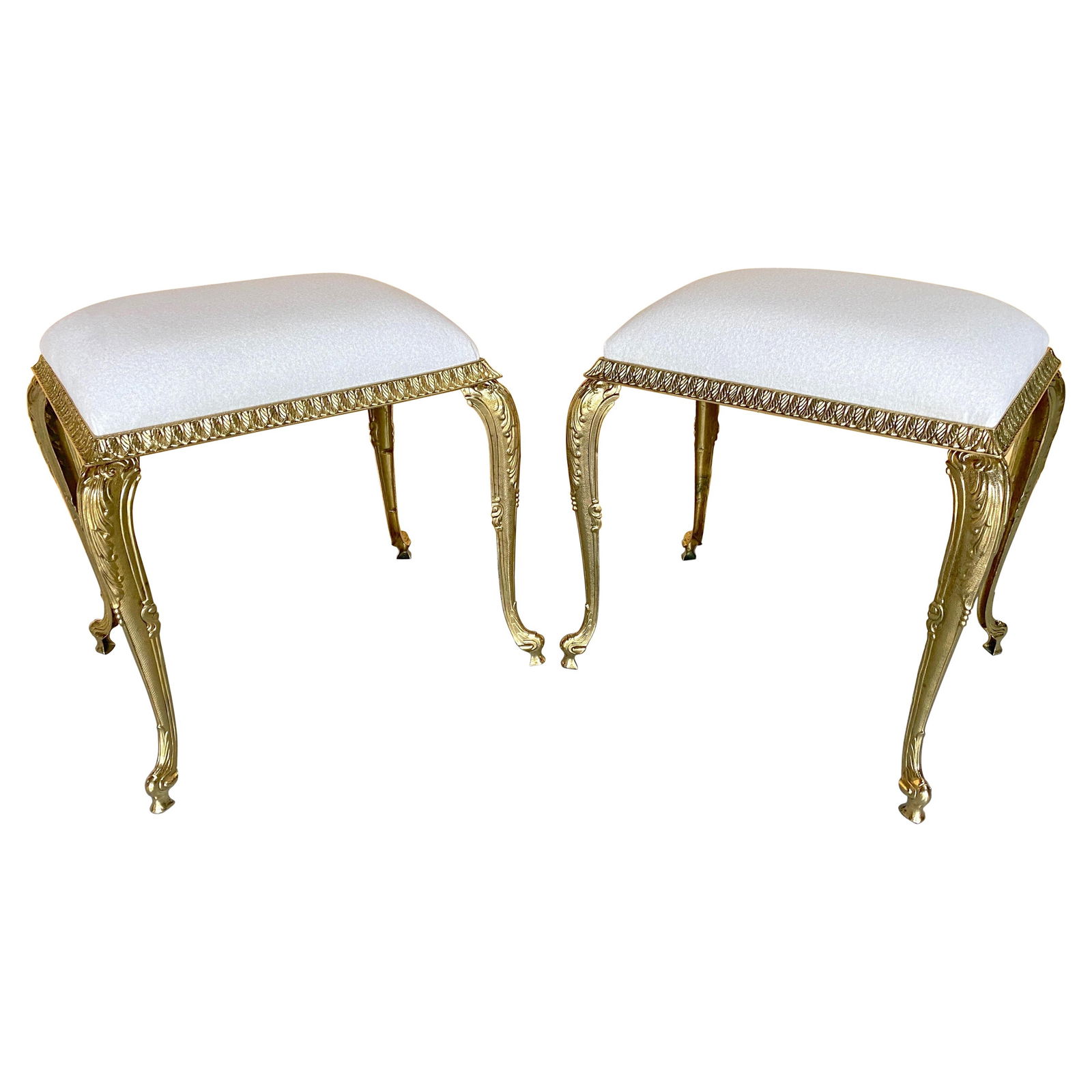 Set of 2 French Neoclassical Bronze Benches Kravet Cashmere 1950s: Set of 2 French Neoclassical Bronze Benches Kravet Cashmere 1950s This exquisite pair of French neoclassical bronze benches/ottomans from the 1950s embodies timeless elegance and sophistication. Each