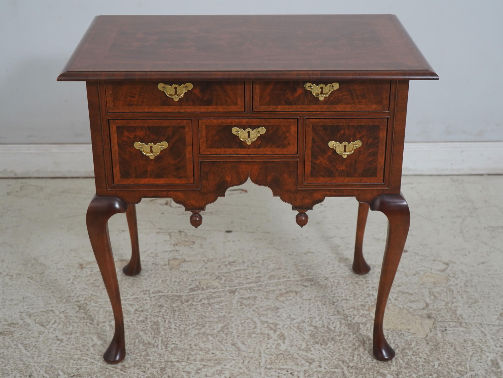 Baker 8868 Colonial Williamsburg Walnut Lowboy Dressing Table - 2