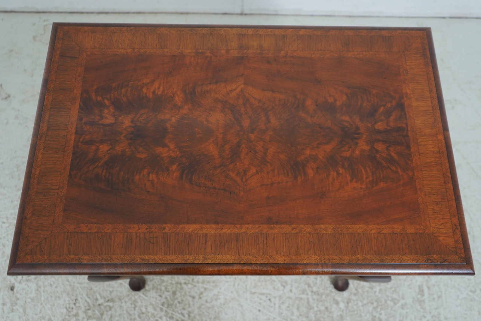 Baker 8868 Colonial Williamsburg Walnut Lowboy Dressing Table - 5