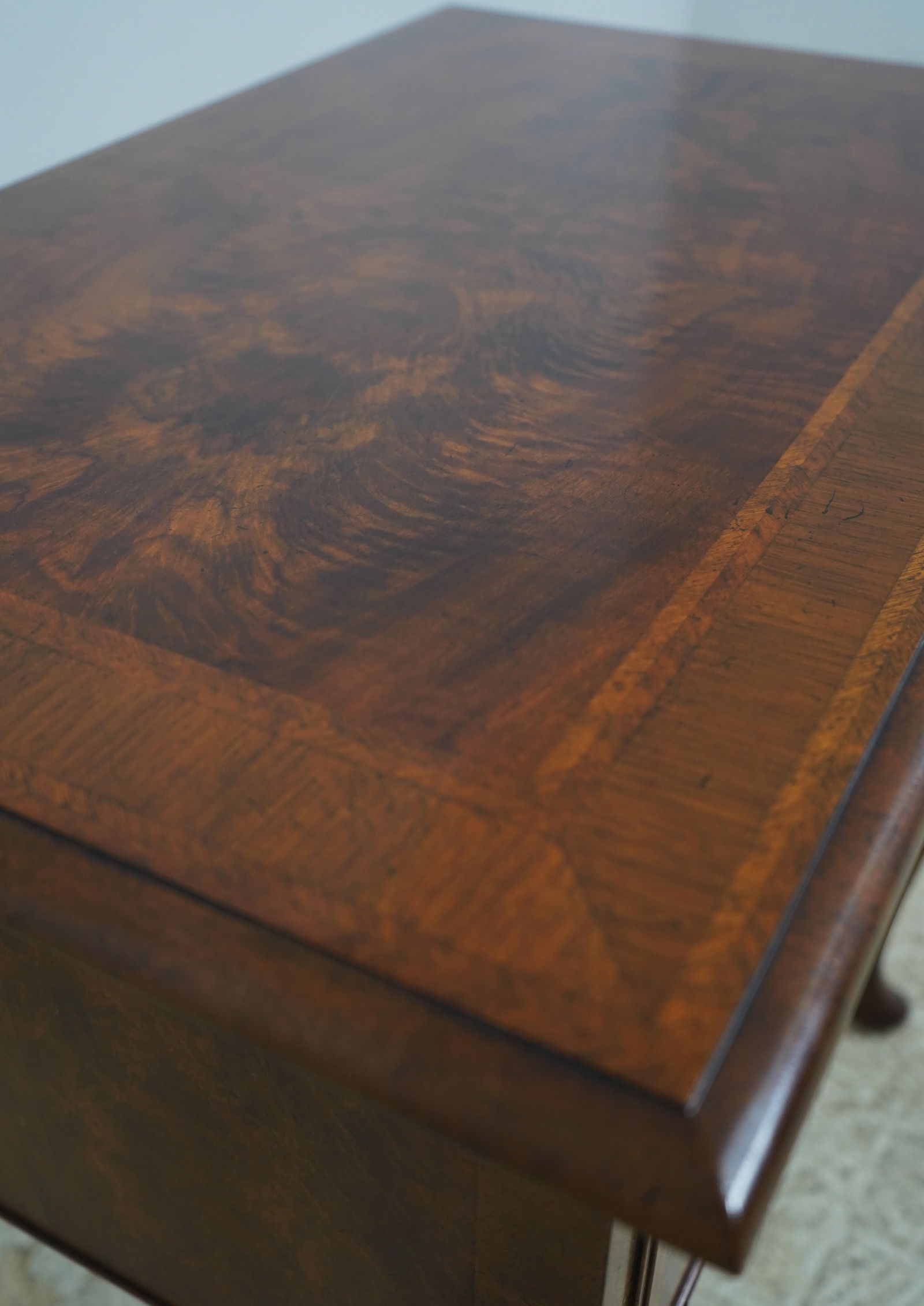 Baker 8868 Colonial Williamsburg Walnut Lowboy Dressing Table - 8