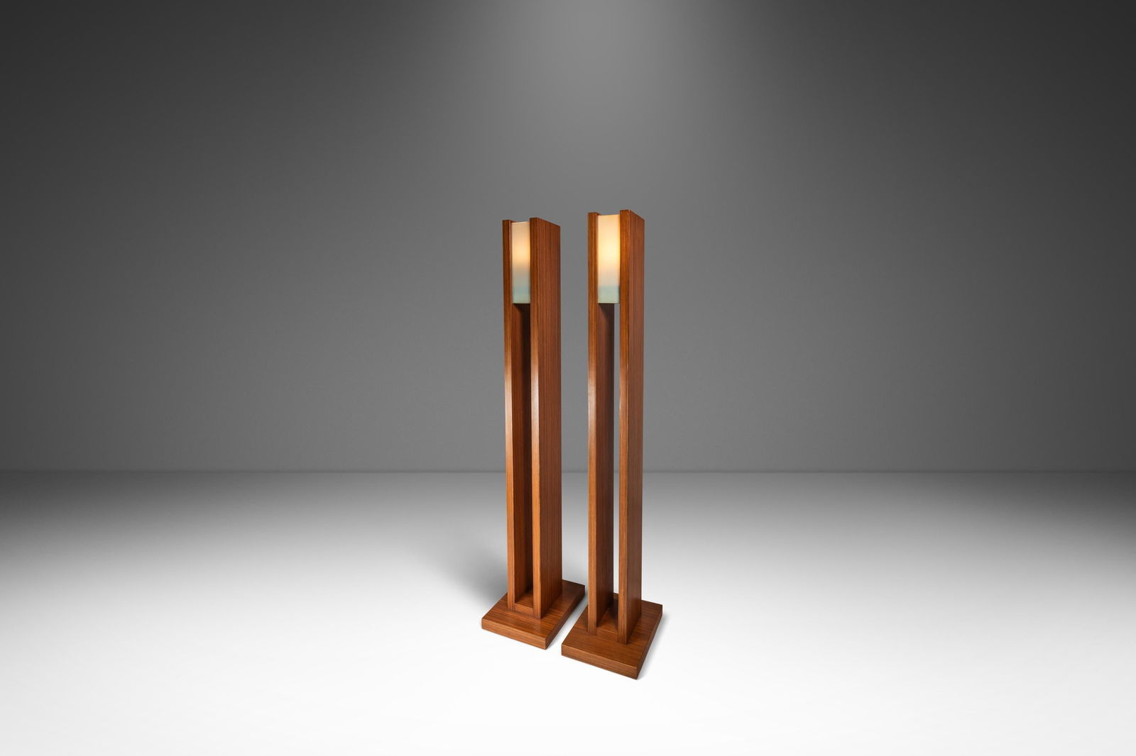 Pair of Oak Architectural Tower Floor Lamps Inspired by Frank Lloyd Wright 1960s (1 of 18)