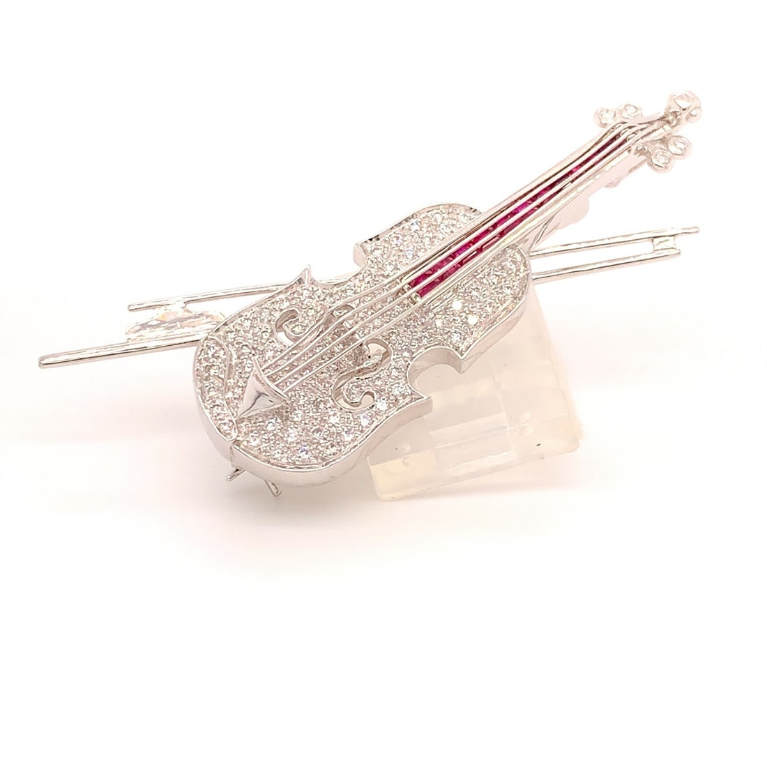 18k White Gold Violin Brooch with Diamonds and Rubies (1 of 11)