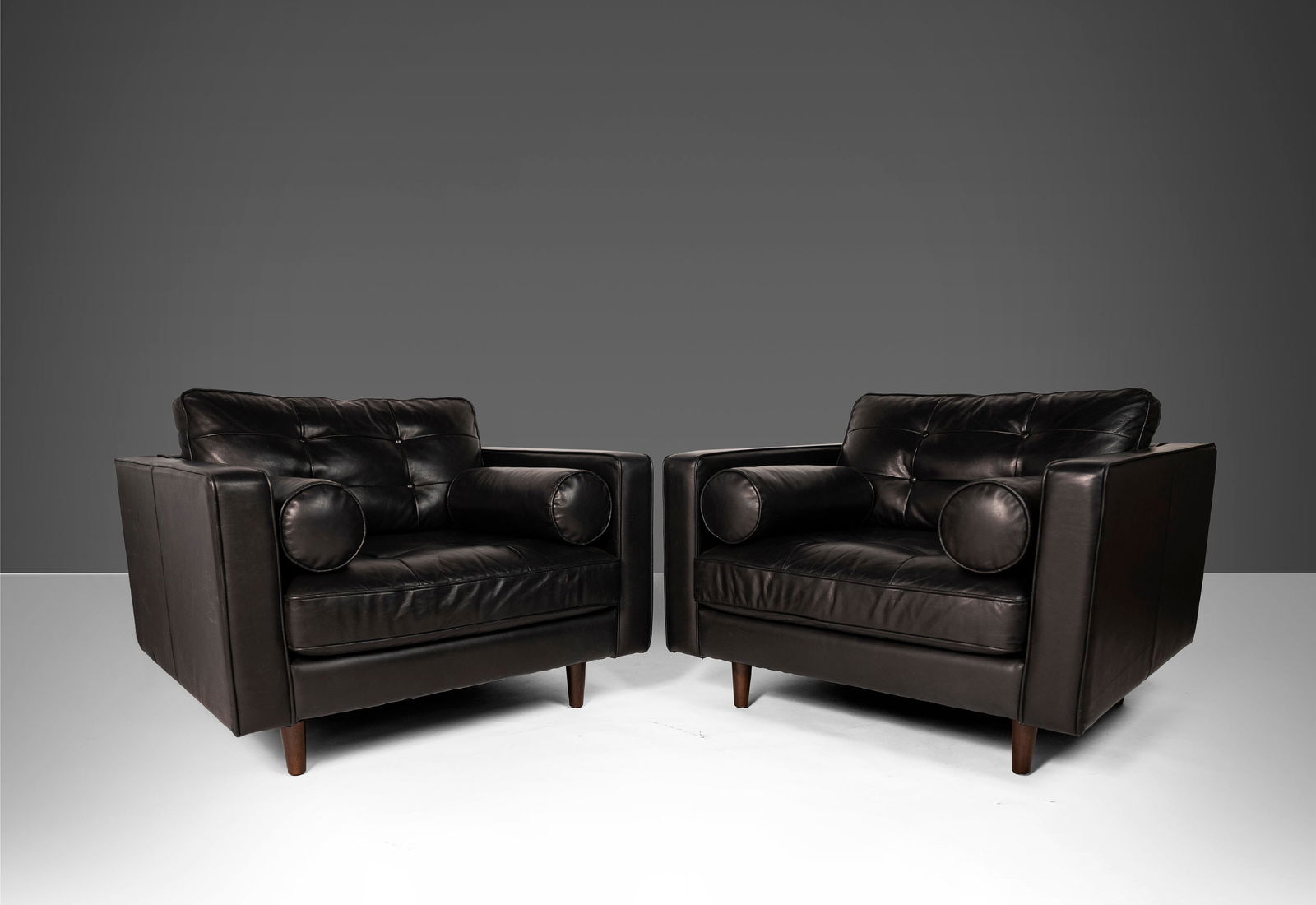 Mid-Century Modern Set of 2 Walter Knoll Inspired Tufted Club Chairs in Vegan Leather (1 of 10)