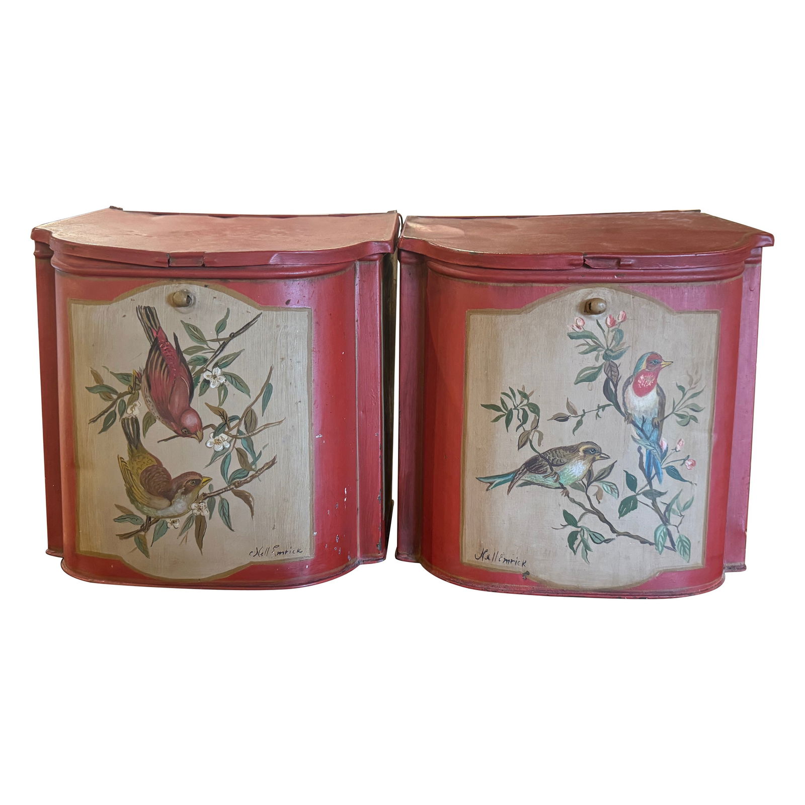 Set of 2 English Mid-Century Hand Painted Tole Tea Caddies with Bird Motif: Set of 2 English Mid-Century Hand Painted Tole Tea Caddies with Bird Motif This set consists of two mid-century English tea boxes, each crafted from tinned metal and hand-painted with vibrant bird, fl