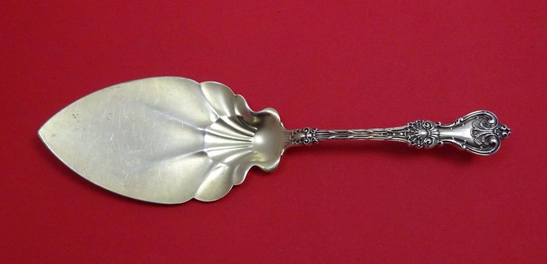 Whiting King Edward Sterling Silver Pie Server Gold Wash 9 7/8 Inch: Whiting King Edward Sterling Silver Pie Server Gold Wash 9 7/8 Inch Experience elegance with the King Edward pie server by Whiting. This exquisite piece features a flat handle design and is crafted en