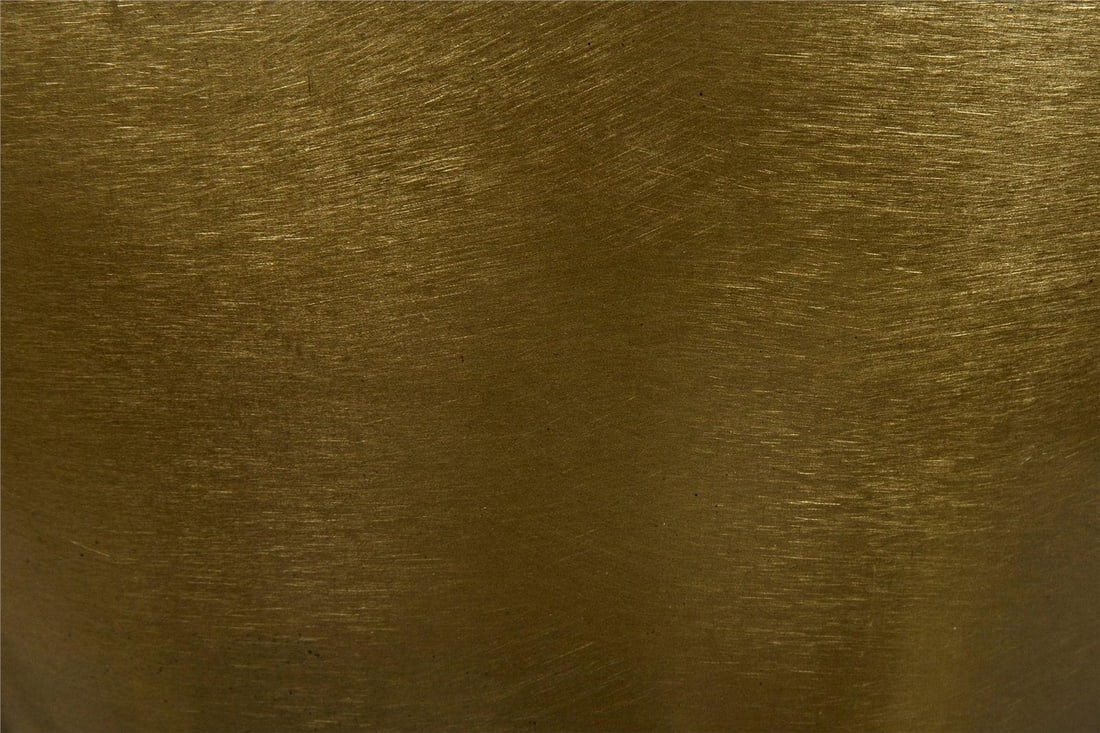 Noir Arion Vintage Style Pendant Light Brass Industrial 4 Bulb: Noir Arion Vintage Style Pendant Light Brass Industrial 4 Bulb Illuminate your space with the Arion Pendant Light, an exquisite piece showcasing vintage style charm. This hardwired pendant light featu