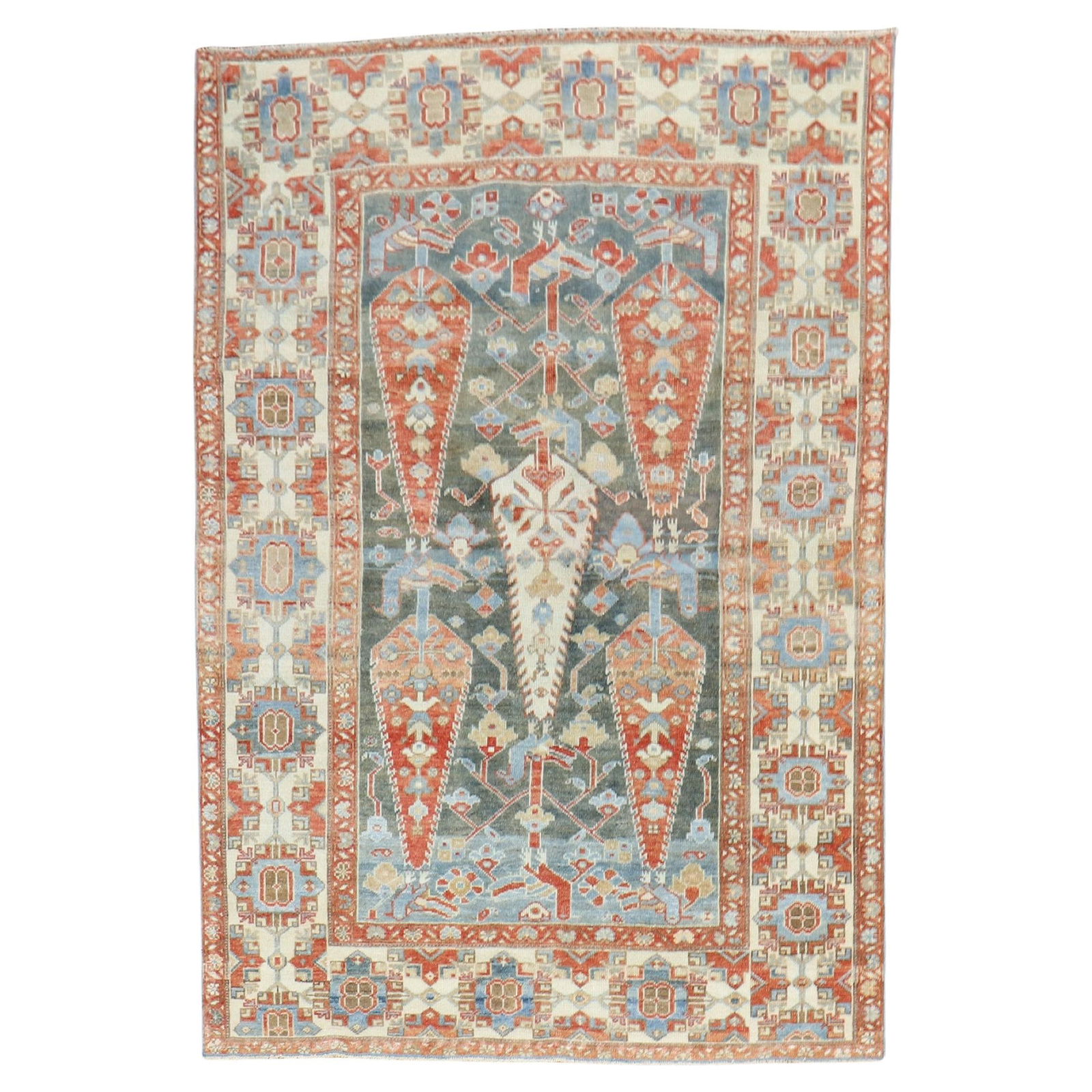 Antique Persian Bakhtiari Rug Hand-Woven Wool 1930s 4'7 x 6'5: Antique Persian Bakhtiari Rug Hand-Woven Wool 1930s 4'7 x 6'5 This striking antique Persian Bakhtiari rug, crafted in the early 20th century, embodies the dramatic flair of the 1930s. Hand-woven from