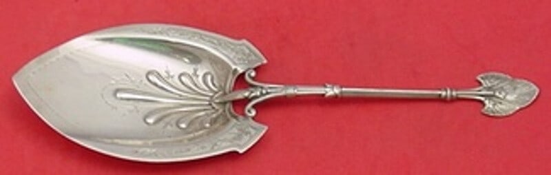 Gorham Lotus Sterling Silver Pie Server 10.5 Bright-Cut with Piercing: Gorham Lotus Sterling Silver Pie Server 10.5 Bright-Cut with Piercing This exquisite pie server is part of the renowned Lotus pattern by Gorham, crafted from high-quality sterling silver. Measuring 10